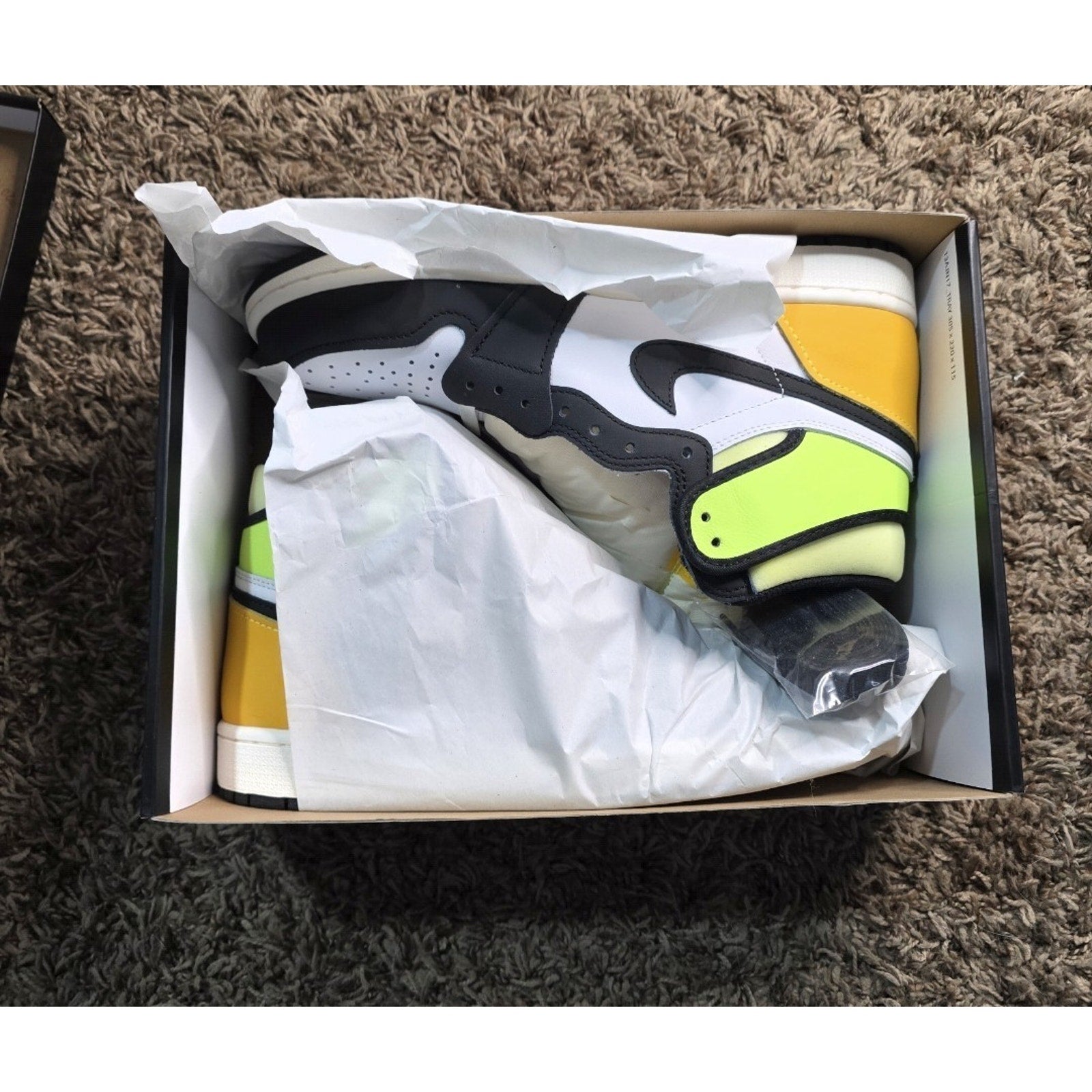 Nike Air Jordan 1 Retro High OG Volt Gold 2021 Size 9.5 555088-118 DS OG All