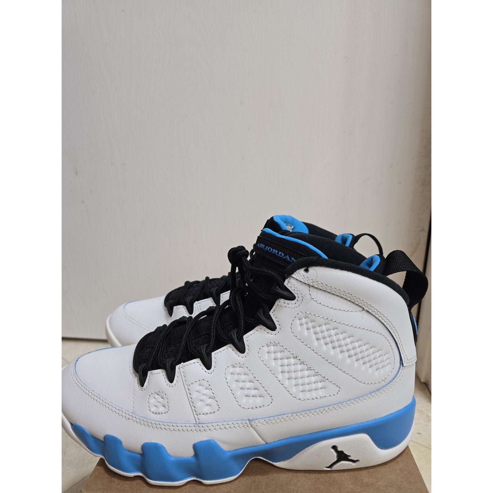 Jordan Air Jordan 9 Powder Blue Sneaker White Black Blue 2024 FQ8992-101