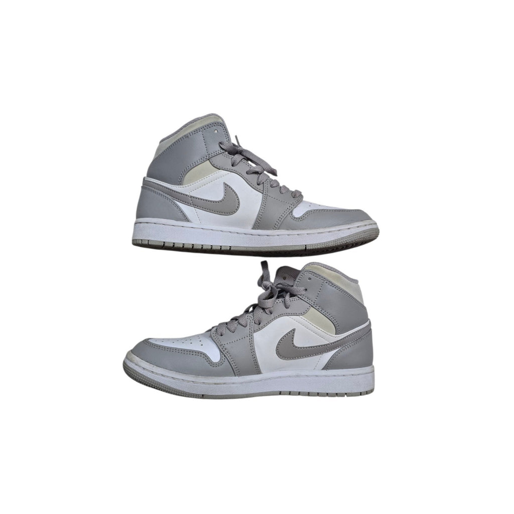 Air Jordan 1 Mid Light Smoke Grey 554724-082 Mens Size 7.5 White Gray No Box