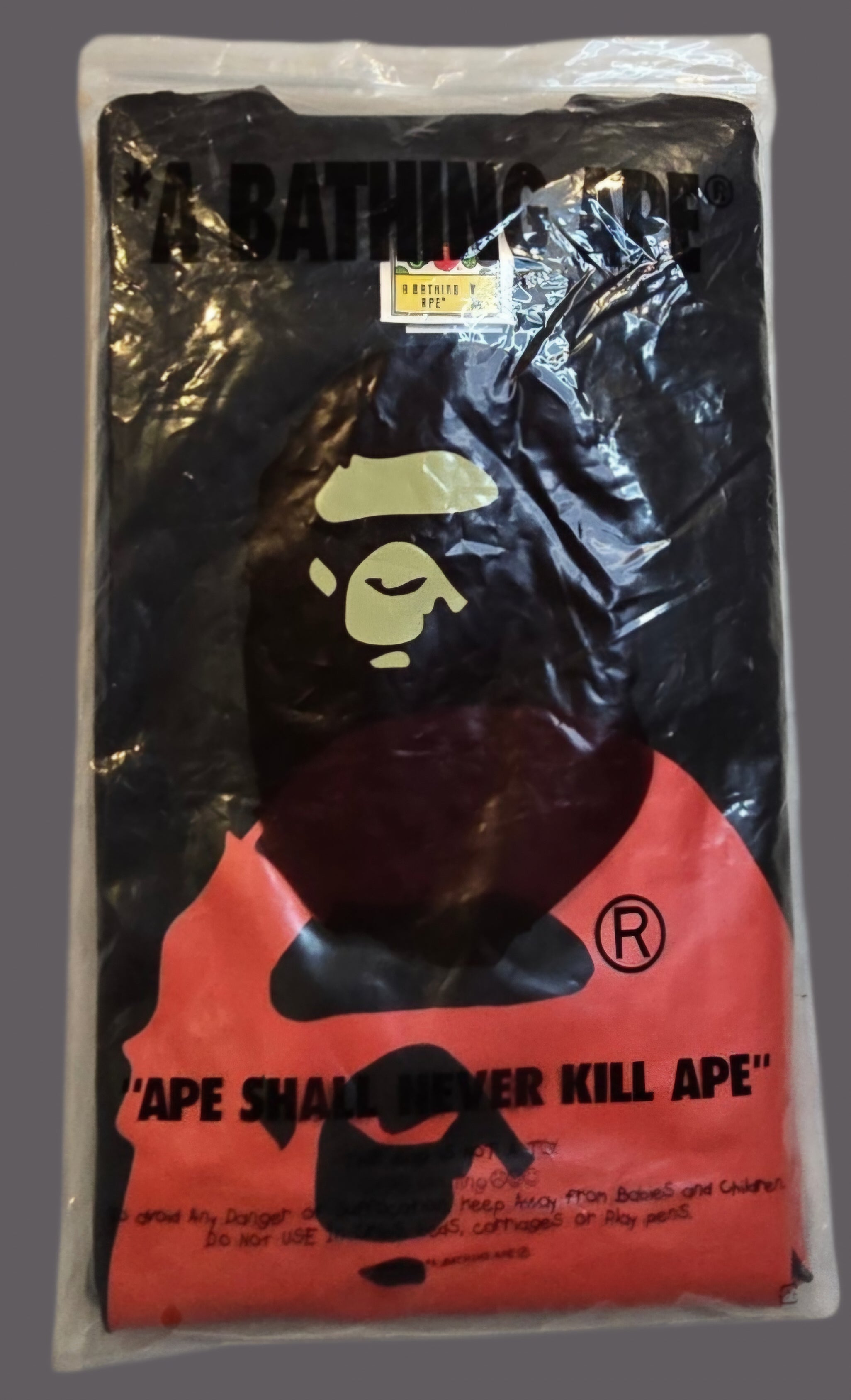 A Bathing Ape BAPE Ape Head Graphic Print T-Shirt Black/Red Men L Crew Neck